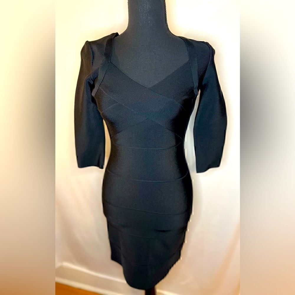 ⭐️5/$25 SALE White House Black Market Black slimming bodycon dress Size XXS - Picture 2 of 16